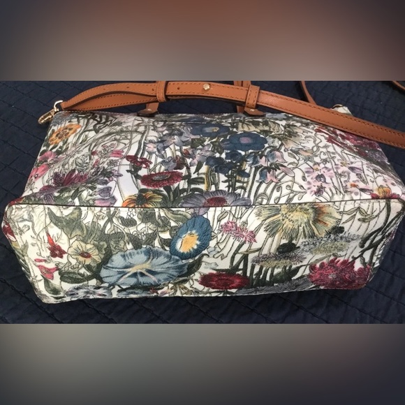 Tory Burch Kerrington Zip Floral - Picture 4 of 7